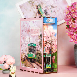 Il Viaggio di Sakura - 3D Puzzle Wood - Book Nook - immagine 3